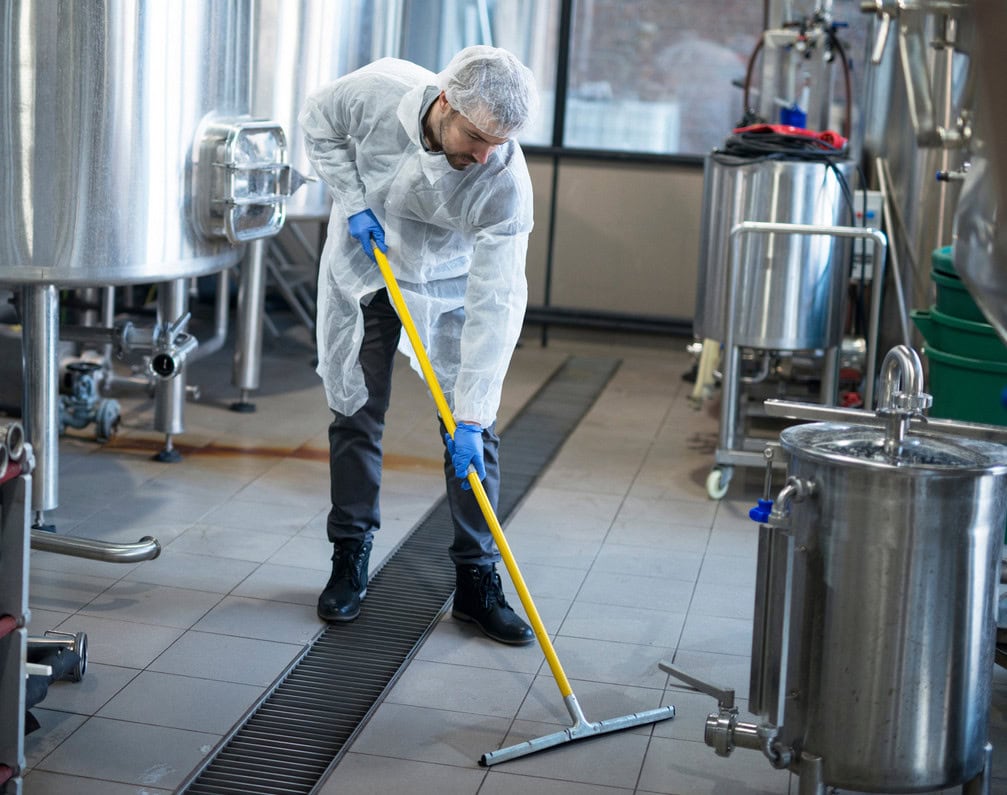 Washdown stations for industrial cleaning